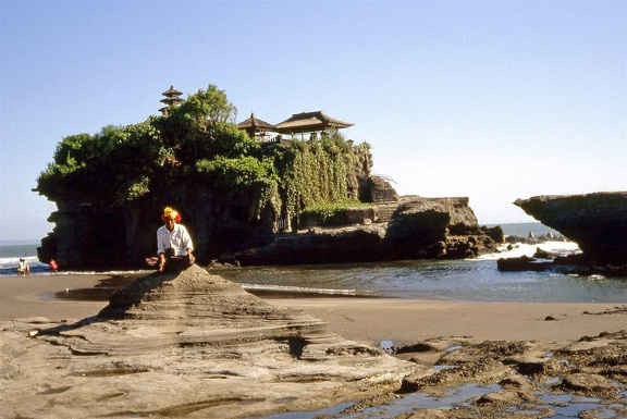 Tanah Lot002 red